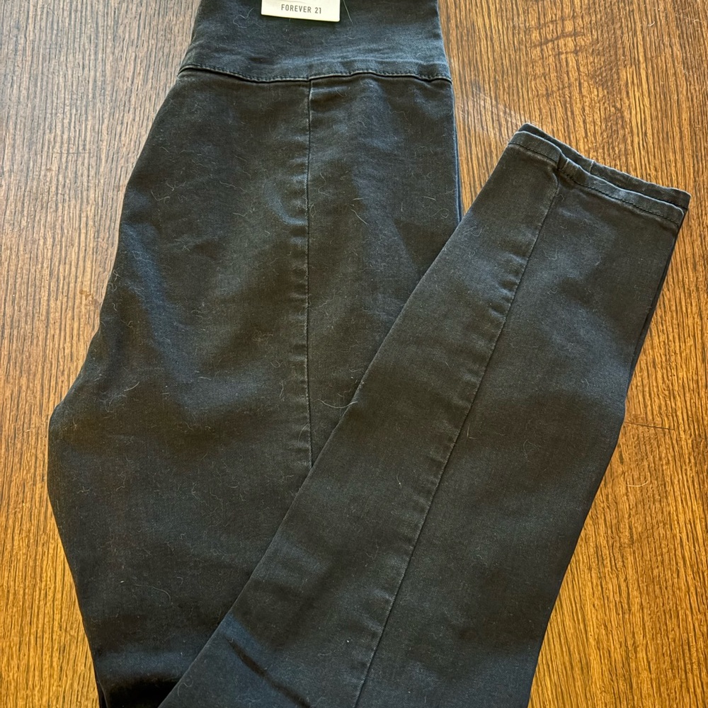 NWT Forever 21 Women's Black JeansHigh Rise Super Skinny. Size 27” waist